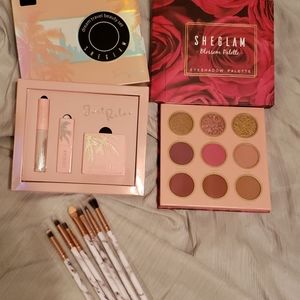 Travel Beauty Set & Eyeshadow Palette with Brushes